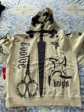 Gunzinii Men’s Cream Graphic Knight Hoodie with Black Print